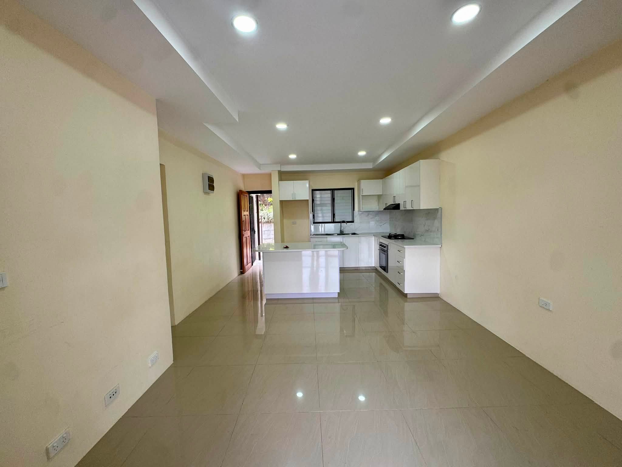 Sunland Apartments — photo 2